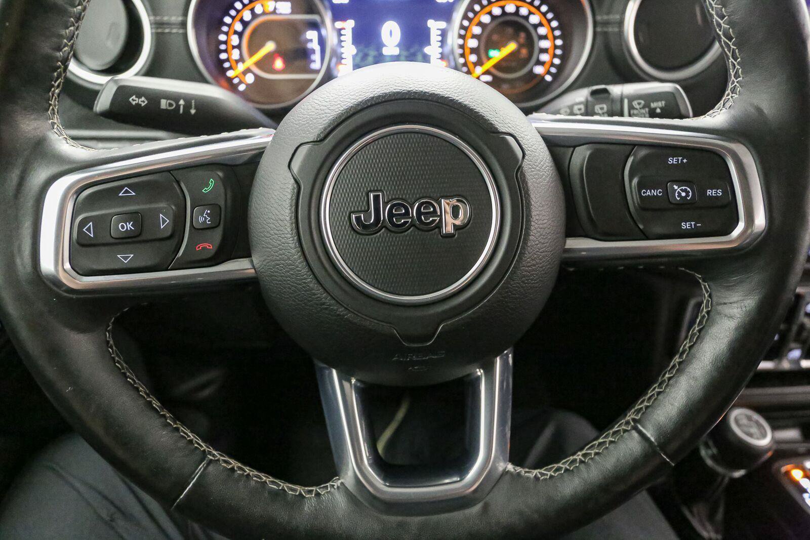 Used 2018 Jeep Wrangler Unlimited Sahara w/ Uconnect 4C Nav & Sound Group AWD/4WD image 28