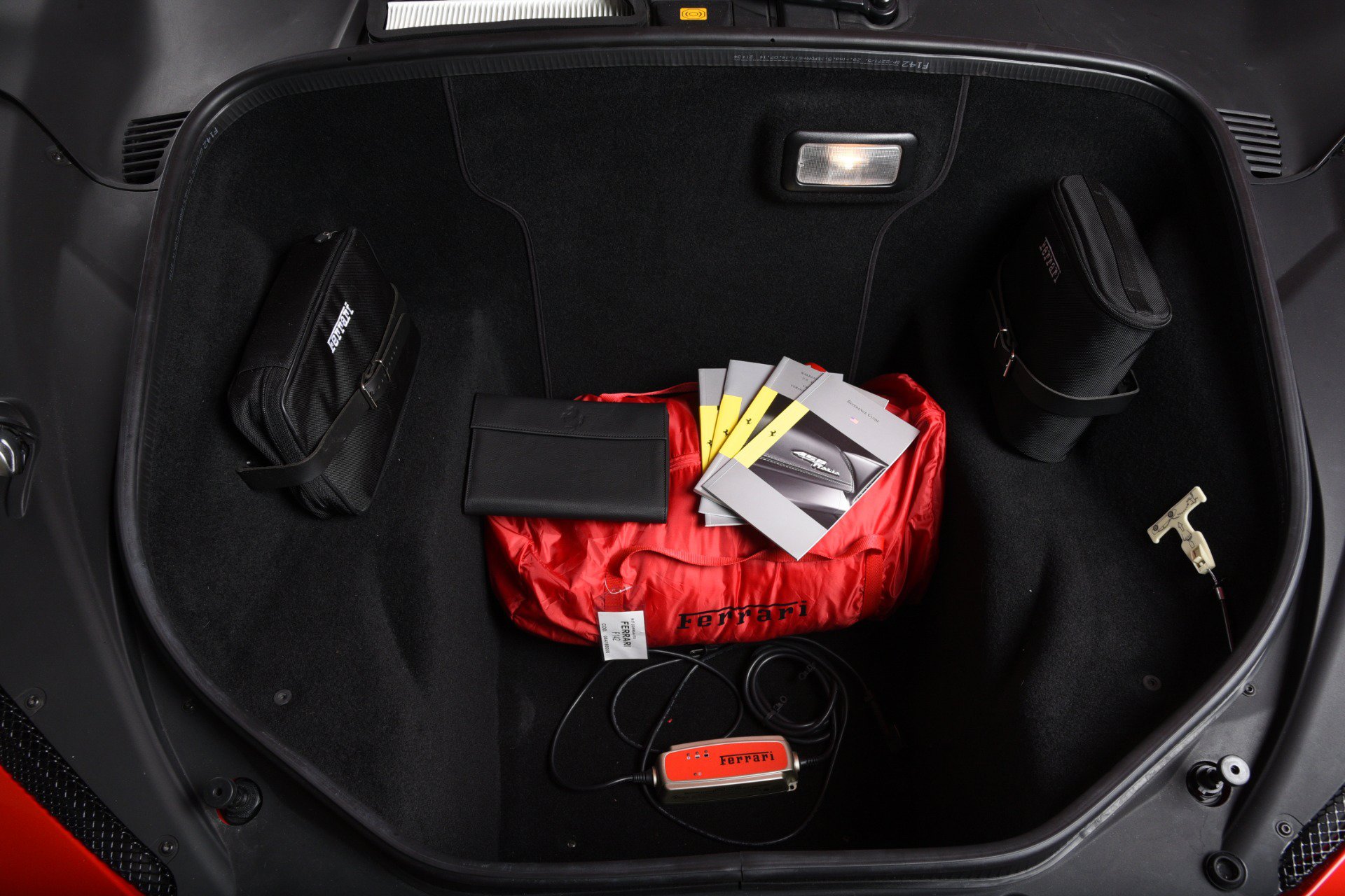 Used 2015 Ferrari 458 Italia Coupe RWD image 19