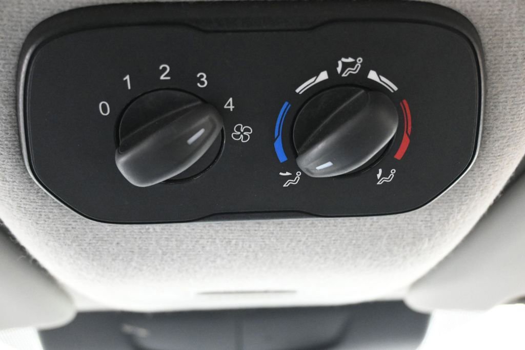 Used 2018 Ford Transit 150 XL RWD image 27