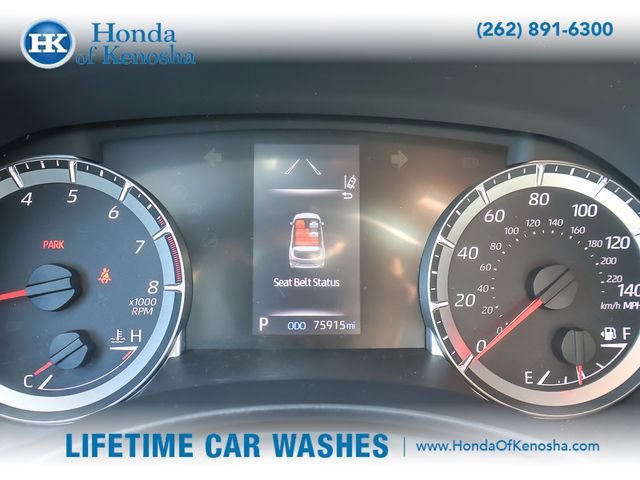 Used 2022 Toyota Highlander LE AWD/4WD image 12