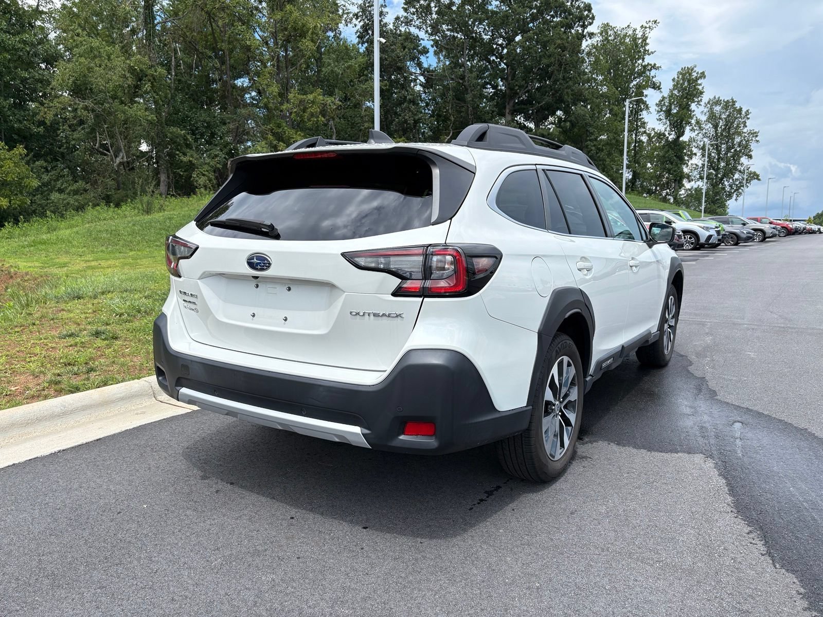 Certified 2024 Subaru Outback Limited AWD/4WD image 9