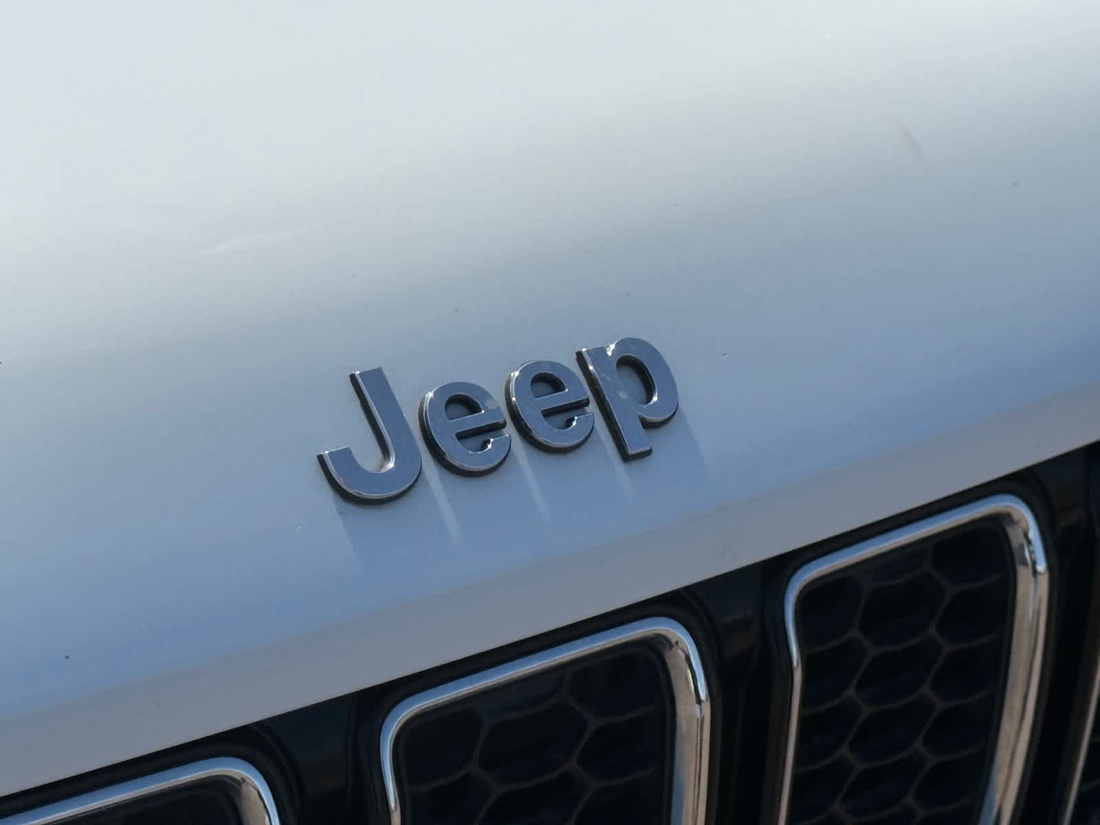 Used 2023 Jeep Grand Cherokee L Overland AWD/4WD image 32