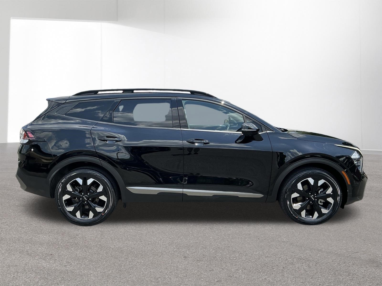 Certified 2023 Kia Sportage X-Line w/ X-Line Premium Package AWD/4WD image 2