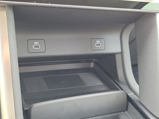 Used 2025 Land Rover Discovery Sport S image 30