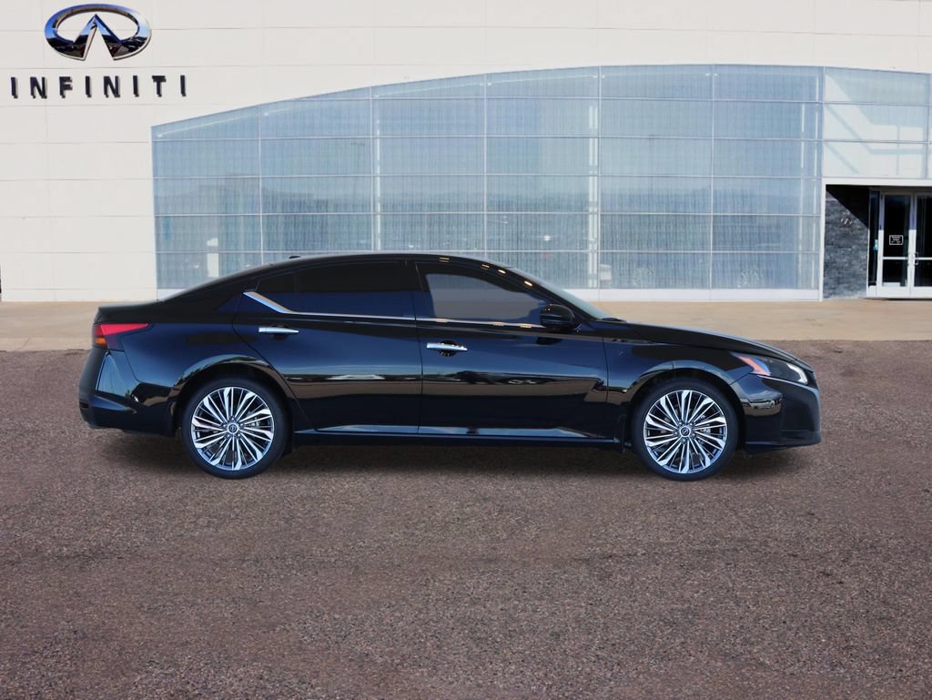 Used 2025 Nissan Altima 2.5 SL AWD/4WD image 52