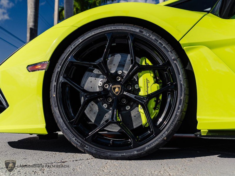 Used 2025 Lamborghini Revuelto AWD/4WD image 26