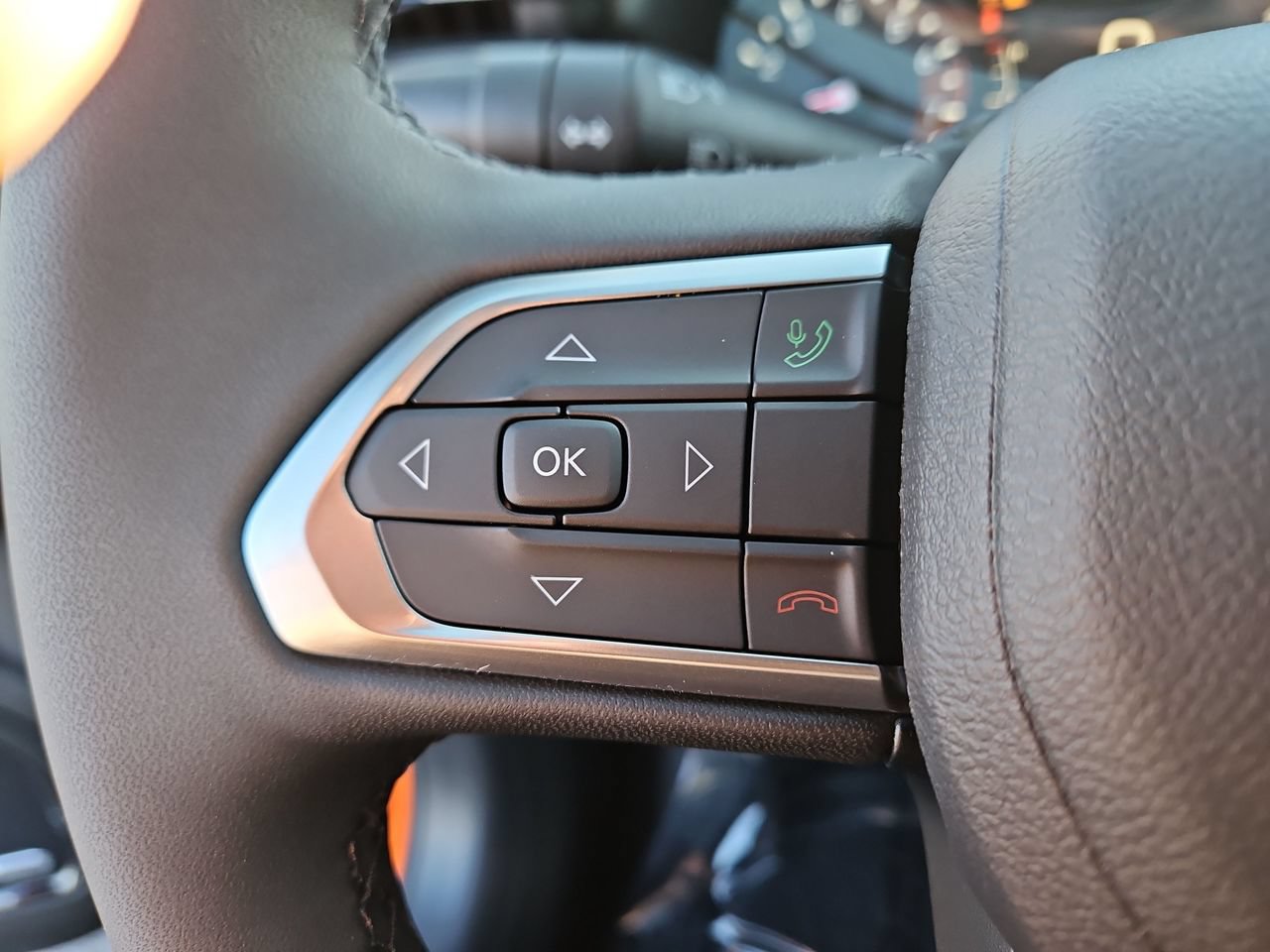 New 2026 Jeep Compass Latitude w/ Sun and Sound Group AWD/4WD image 29