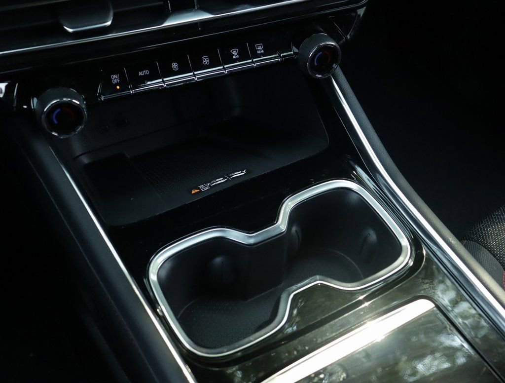 Used 2024 Chevrolet Traverse Z71 image 19