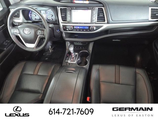 Used 2019 Toyota Highlander SE image 30