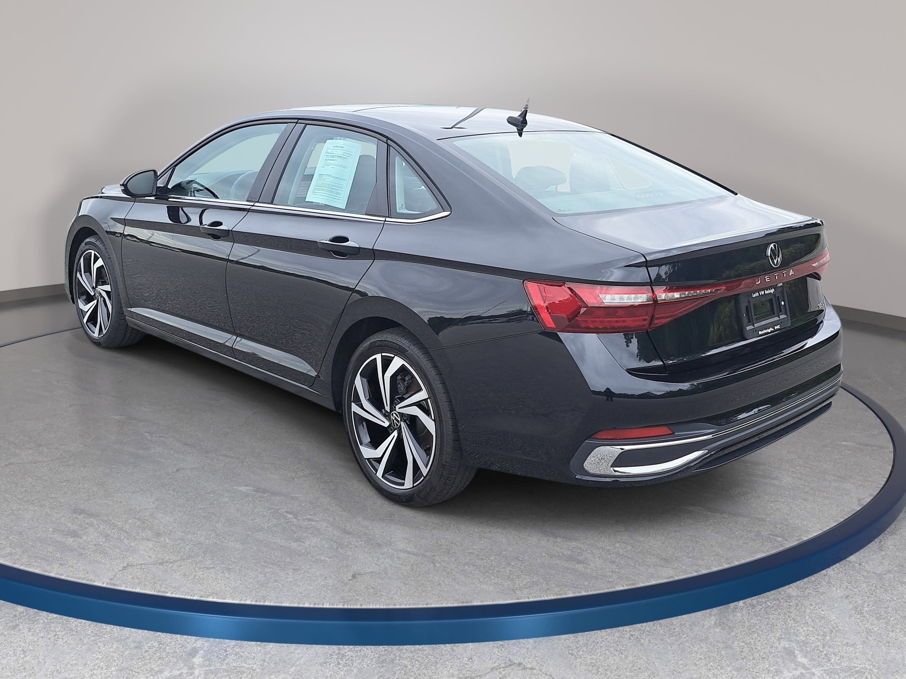 Used 2025 Volkswagen Jetta SEL FWD image 7