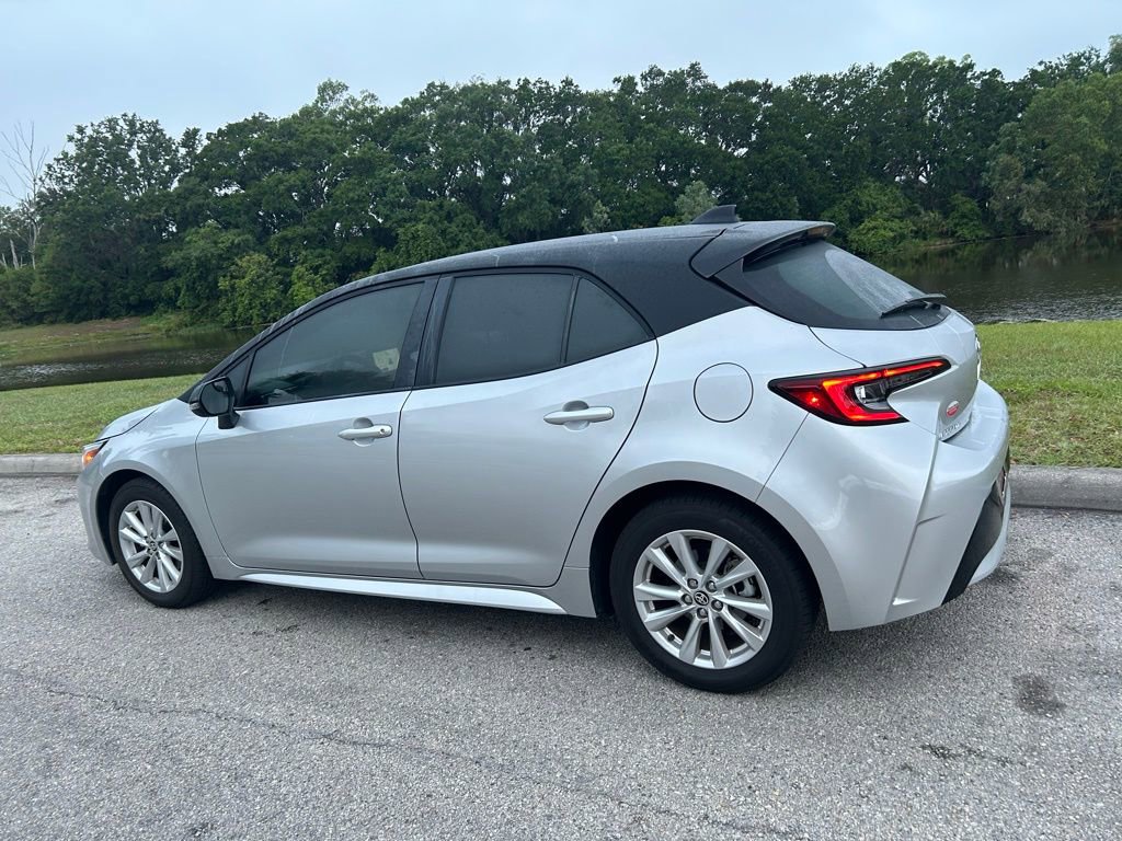 Used 2025 Toyota Corolla SE FWD image 3