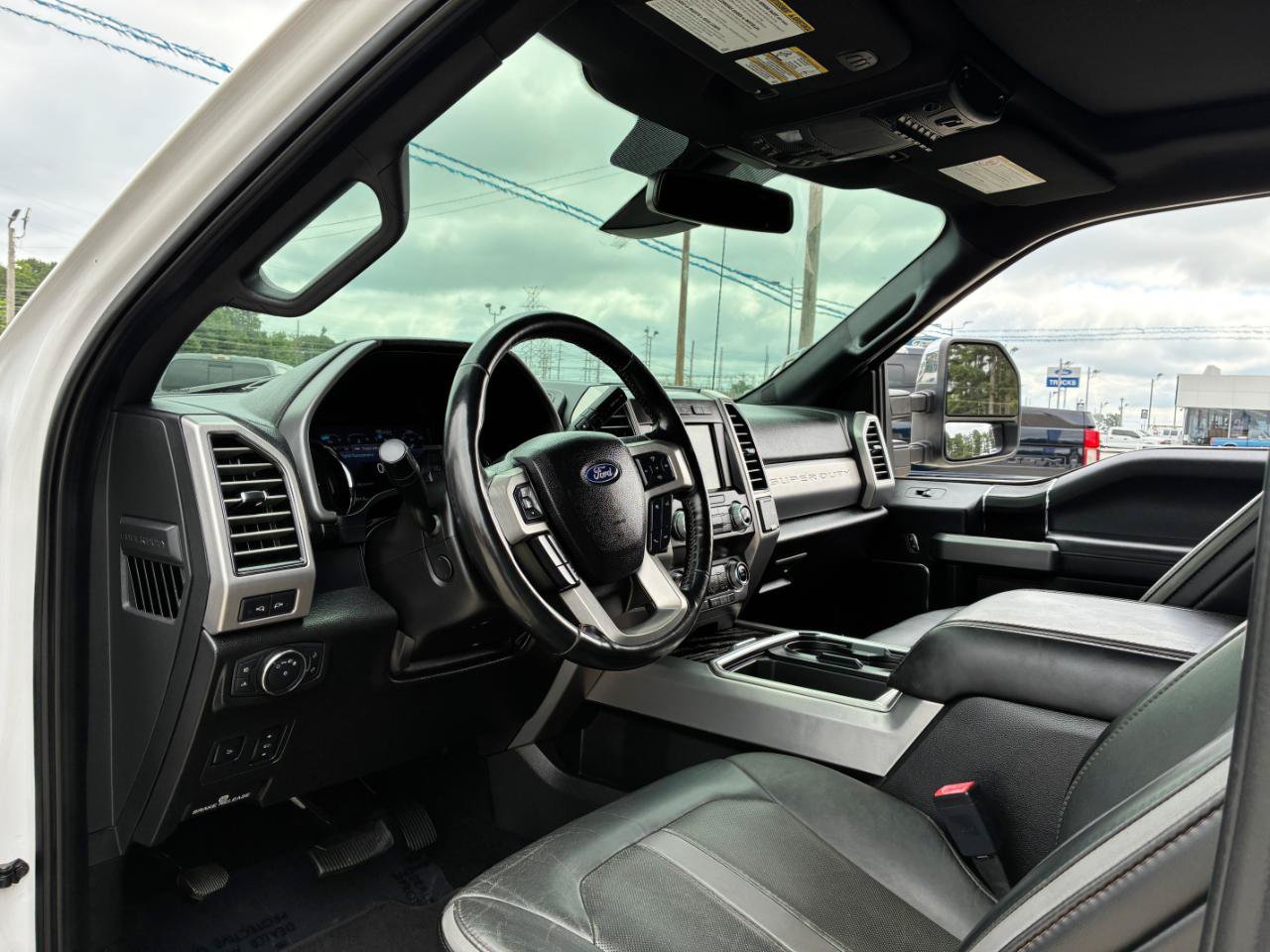 Used 2019 Ford F350 Platinum w/ Platinum Ultimate Package AWD/4WD image 15