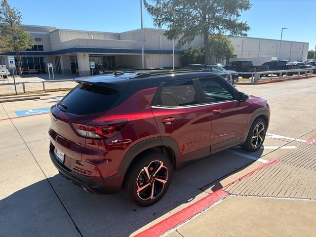 Used 2023 Chevrolet TrailBlazer RS w/ Sun and Liftgate Package FWD image 6