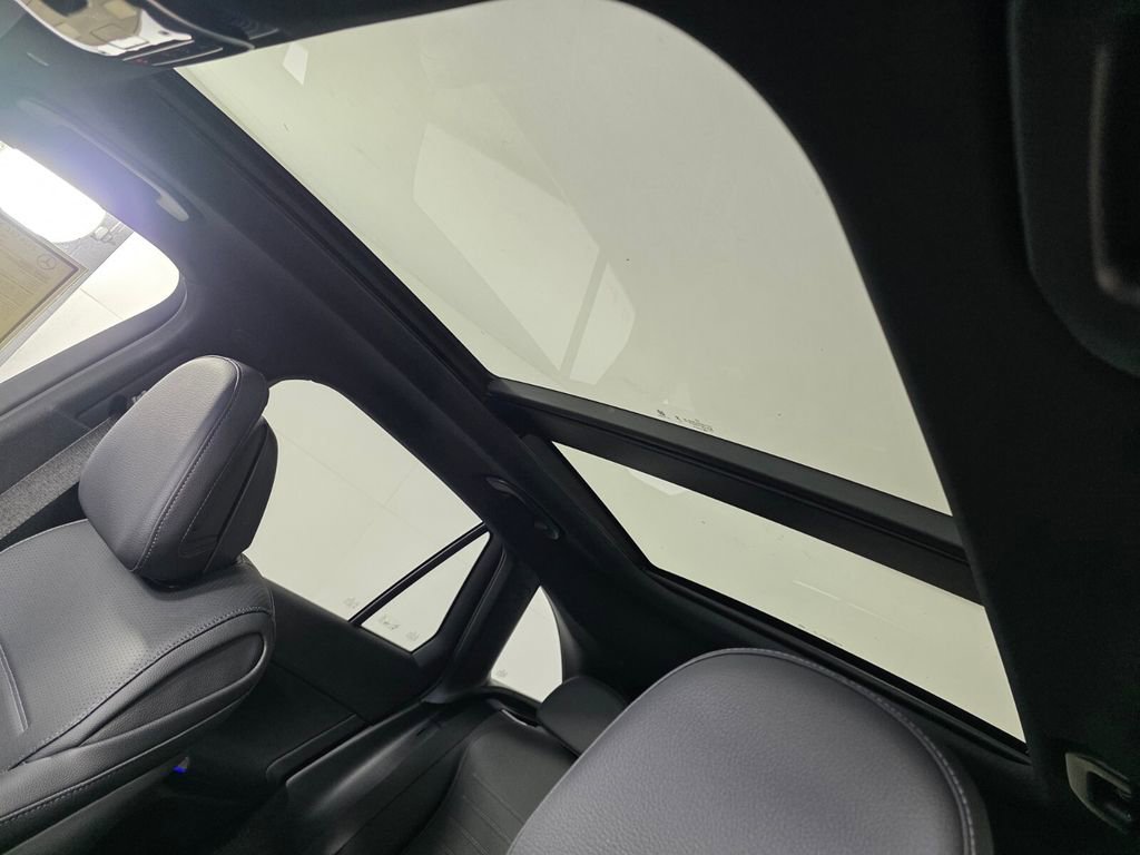 New 2026 Mercedes-Benz GLC 300 image 9