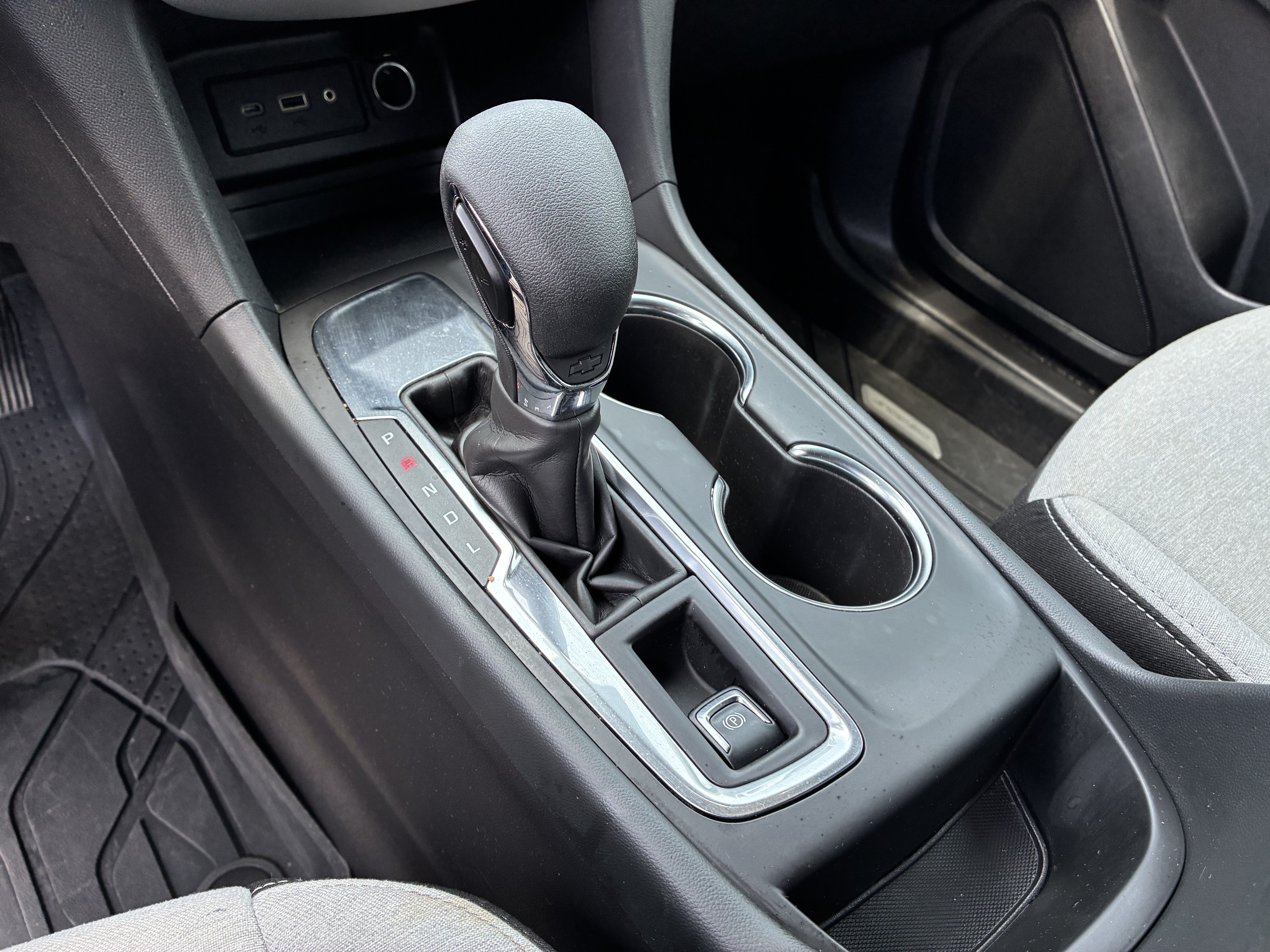 Used 2024 Chevrolet Equinox LS w/ LS Convenience Package FWD image 33