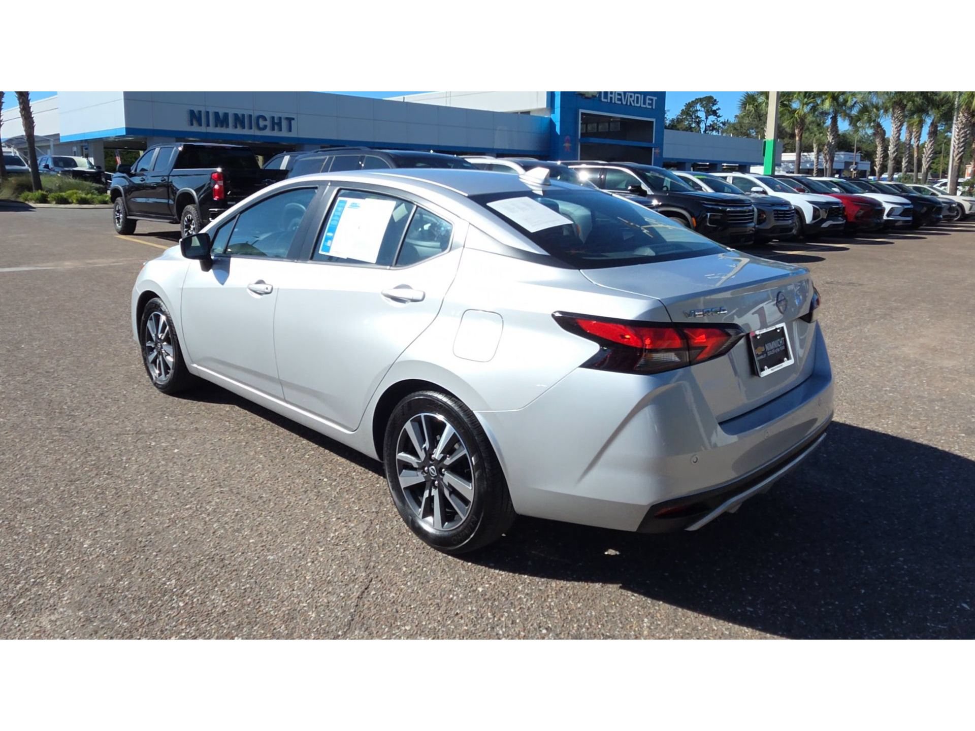 Used 2024 Nissan Versa SV FWD image 6