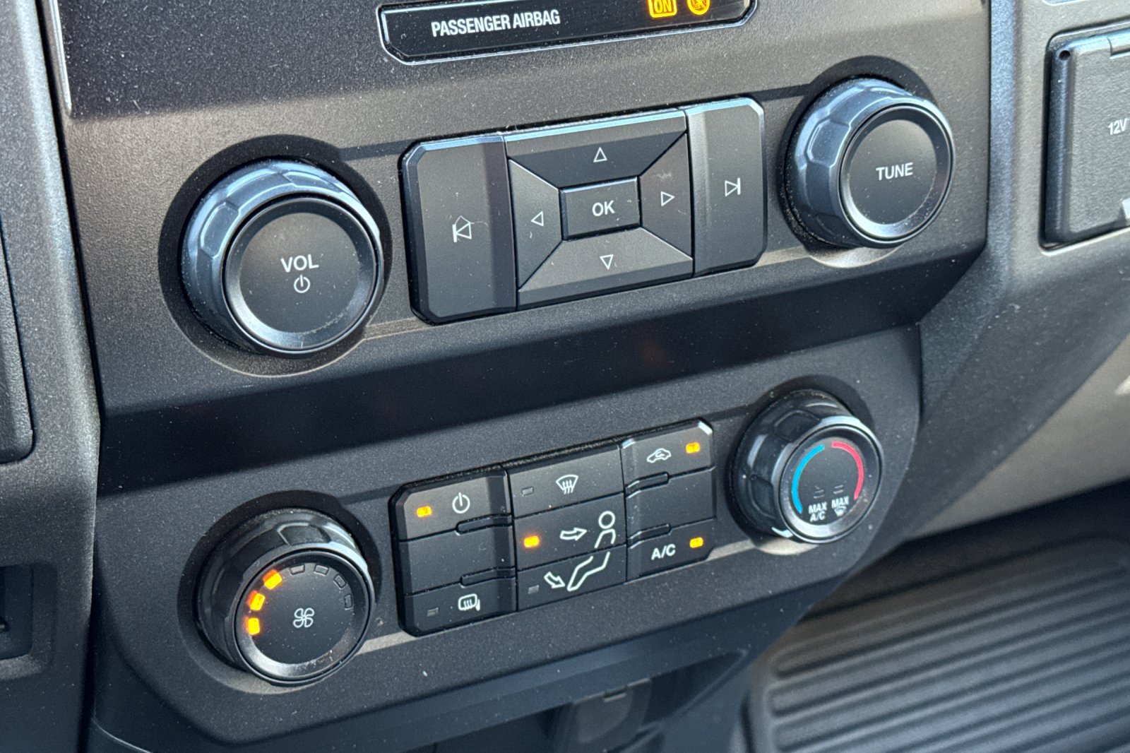 Used 2022 Ford F250 XL w/ Power Equipment Group RWD image 24