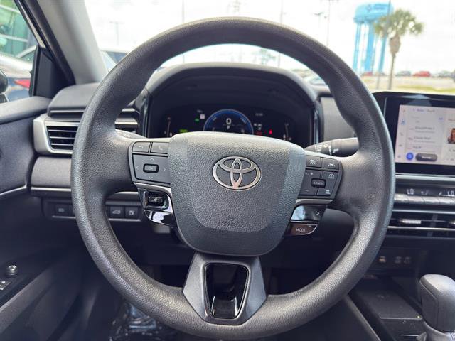 Used 2025 Toyota Camry LE image 15