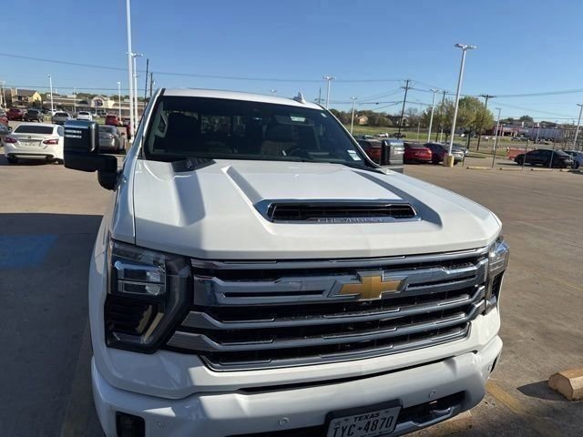 Used 2024 Chevrolet Silverado 3500 High Country w/ High Country Premium Package image 2