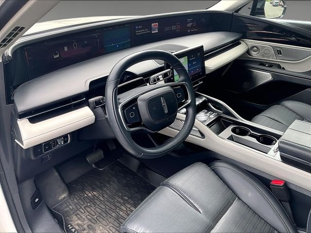 Used 2025 Lincoln Nautilus Reserve AWD/4WD image 14