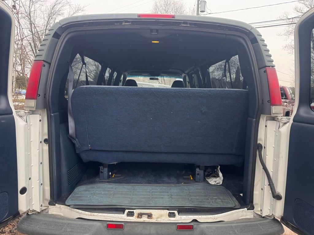 Used 2000 Chevrolet Express 3500 LS w/ LS Preferred Equipment Group image 16