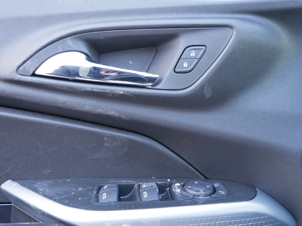 New 2026 Chevrolet Trax RS w/ Sunroof Package FWD image 28