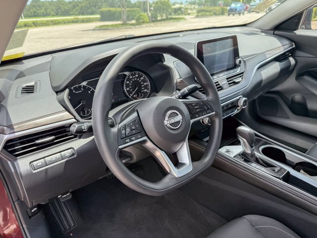 Used 2023 Nissan Altima 2.5 SV FWD image 15