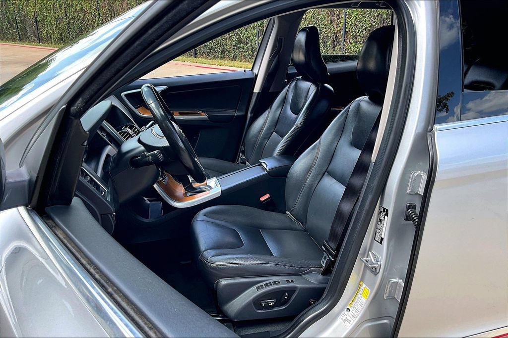 Used 2017 Volvo XC60 T5 Inscription w/ Preferred Option Package FWD image 33