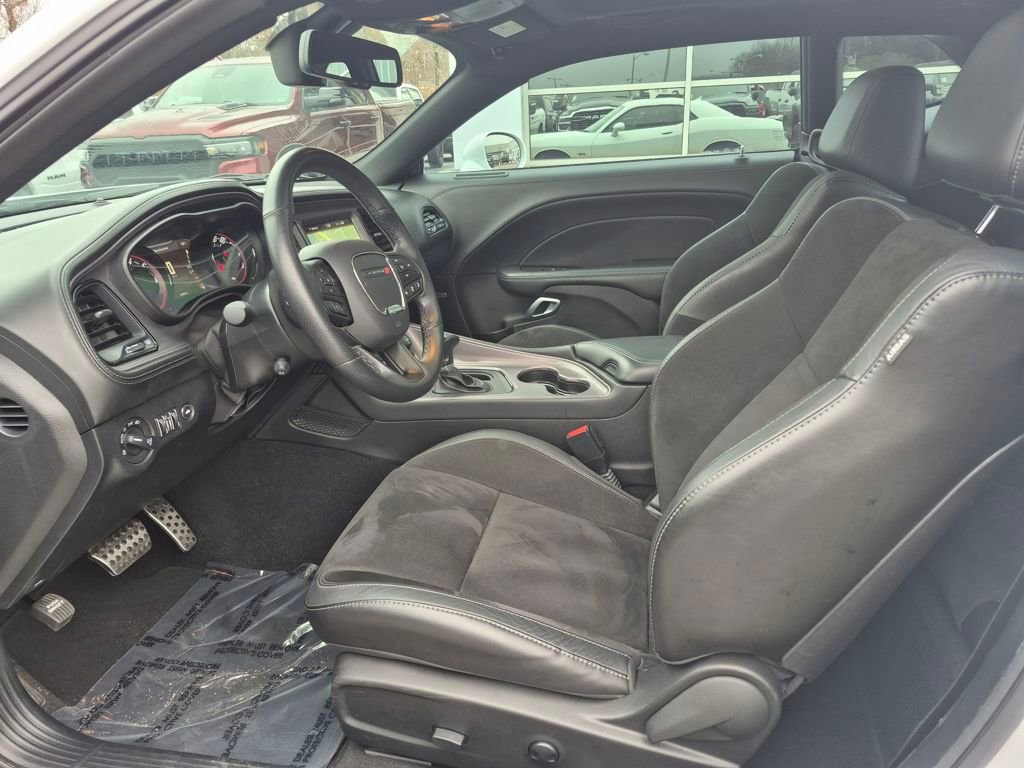 Used 2023 Dodge Challenger R/T w/ Plus Package image 2