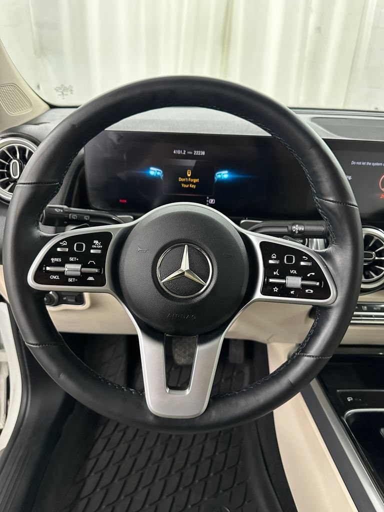 Used 2022 Mercedes-Benz GLB 250 4MATIC image 15