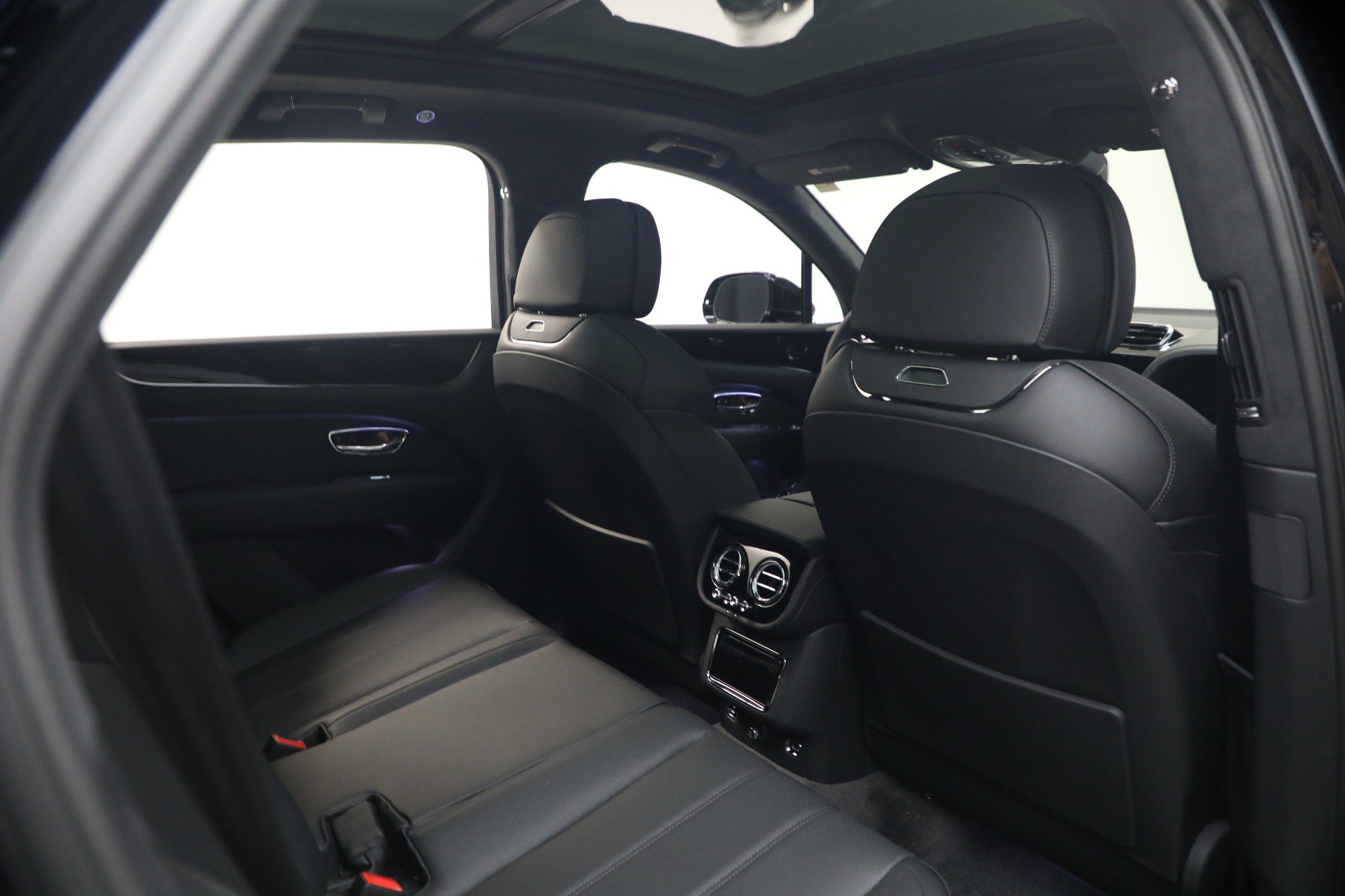 New 2026 Bentley Bentayga AWD/4WD image 29
