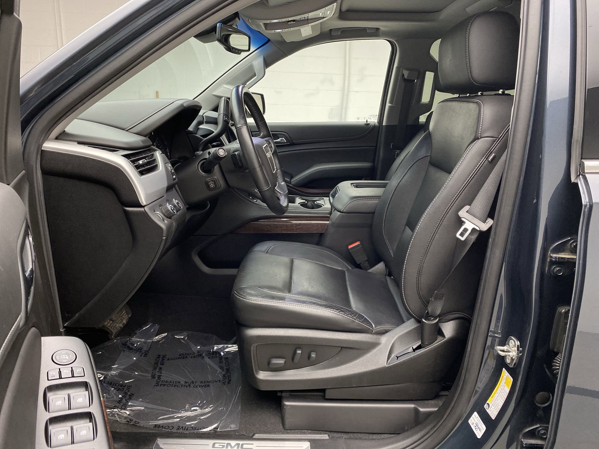 Used 2019 GMC Yukon XL SLT w/ Open Road Package AWD/4WD image 10
