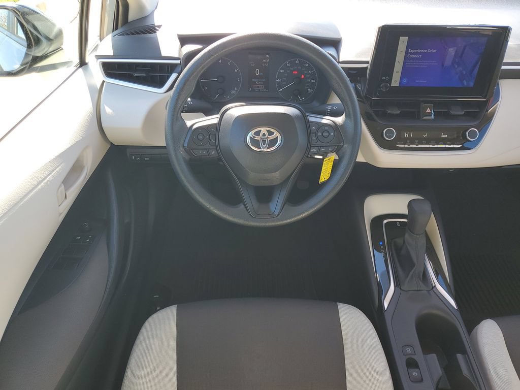 Used 2025 Toyota Corolla LE FWD image 31