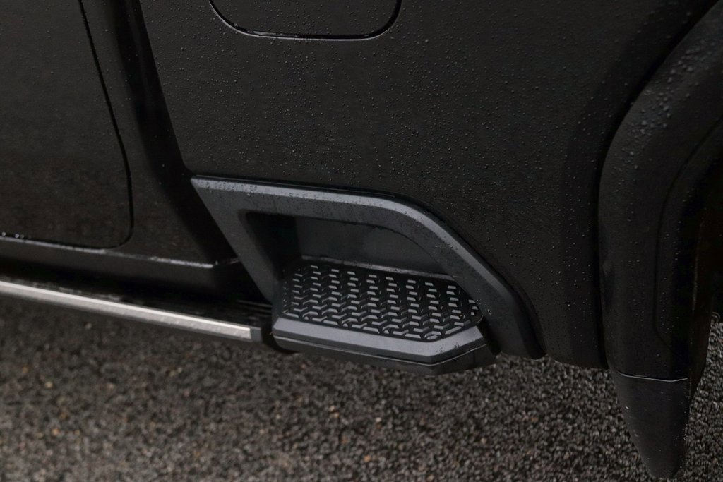 Used 2024 GMC Sierra 2500 Denali Ultimate image 9