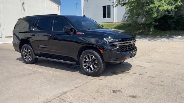 Used 2021 Chevrolet Tahoe Z71 w/ Luxury Package AWD/4WD image 2