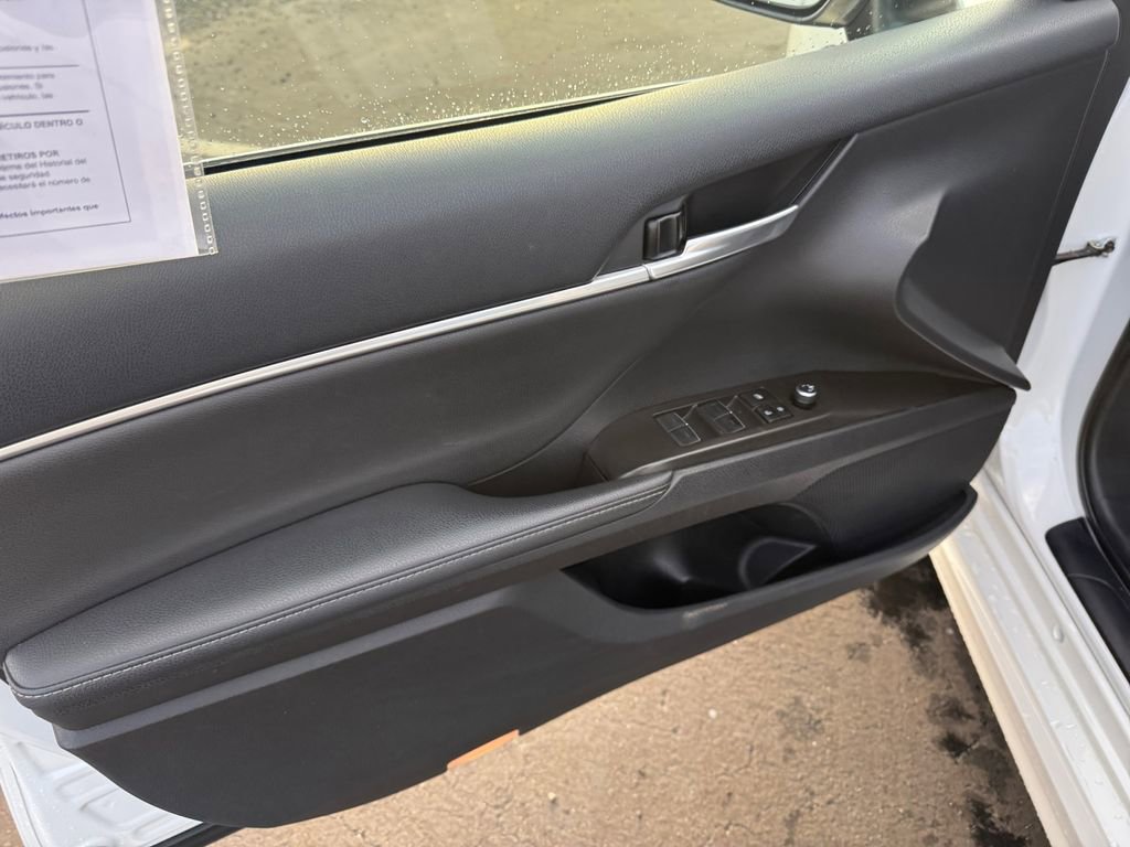 Used 2023 Toyota Camry XSE image 11