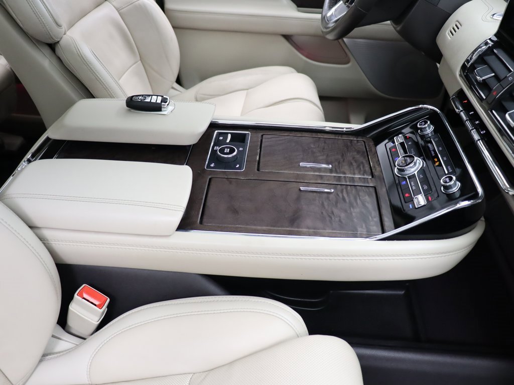 Used 2021 Lincoln Navigator Reserve w/ Luxury Package image 23