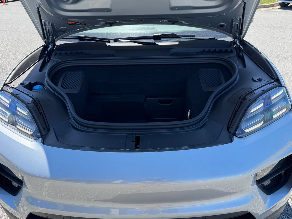 Used 2025 Porsche Macan 4 Electric AWD/4WD image 41