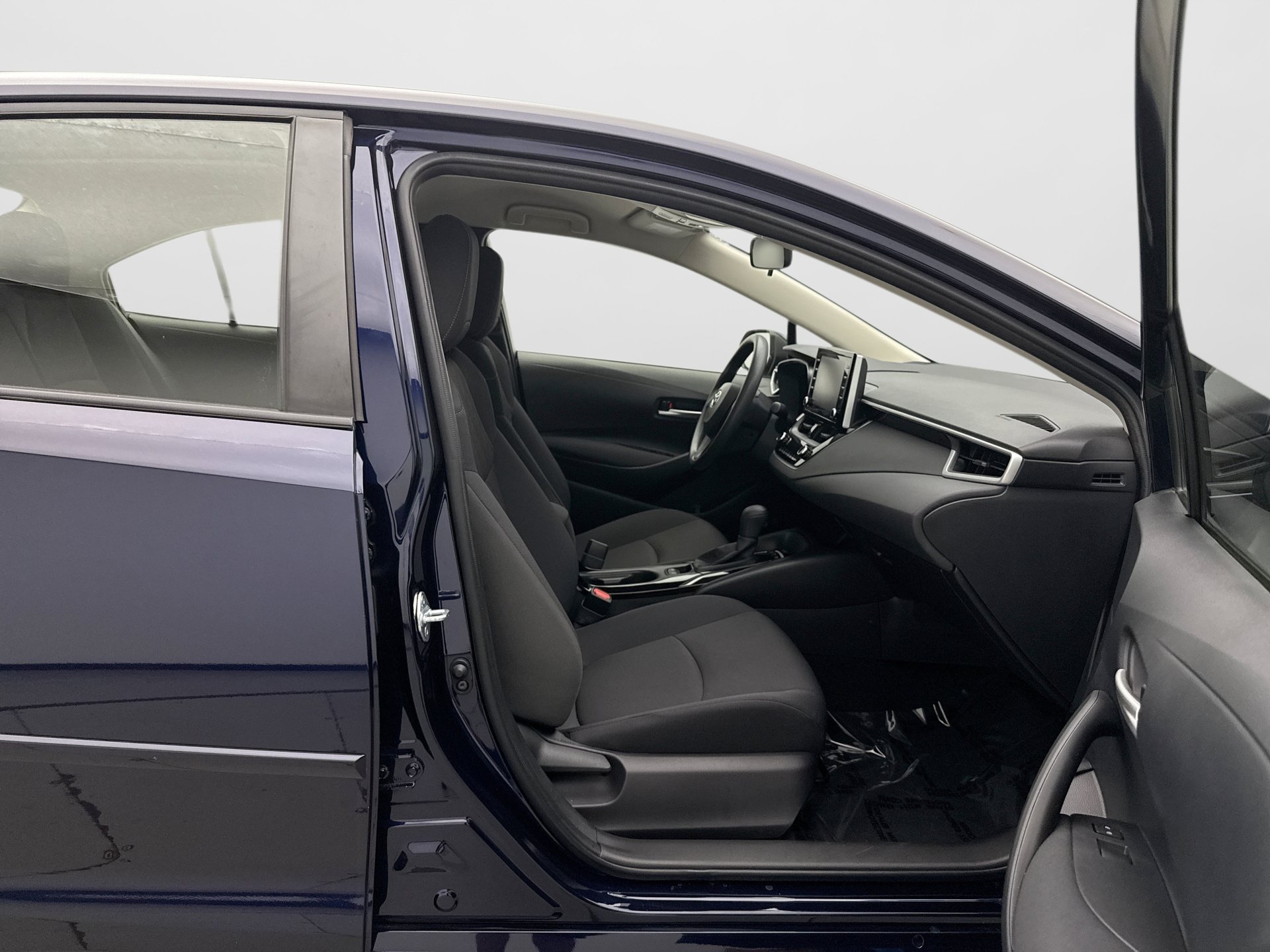 Used 2021 Toyota Corolla LE FWD image 16