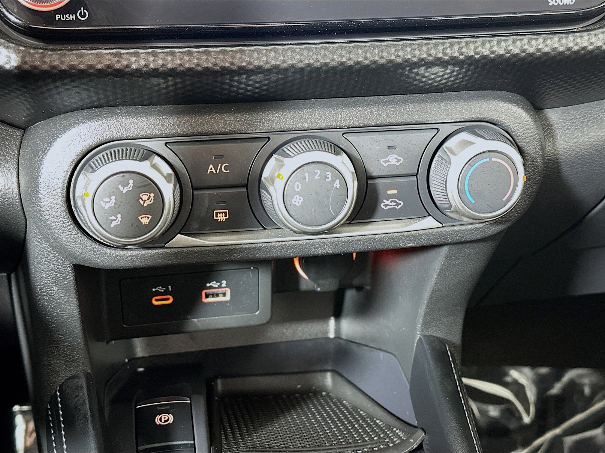 Used 2023 Nissan Kicks SV image 15