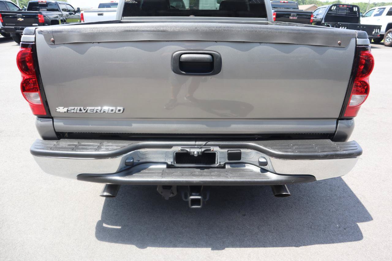 Used 2006 Chevrolet Silverado 1500 LT w/ Onstar Plus Package AWD/4WD image 8