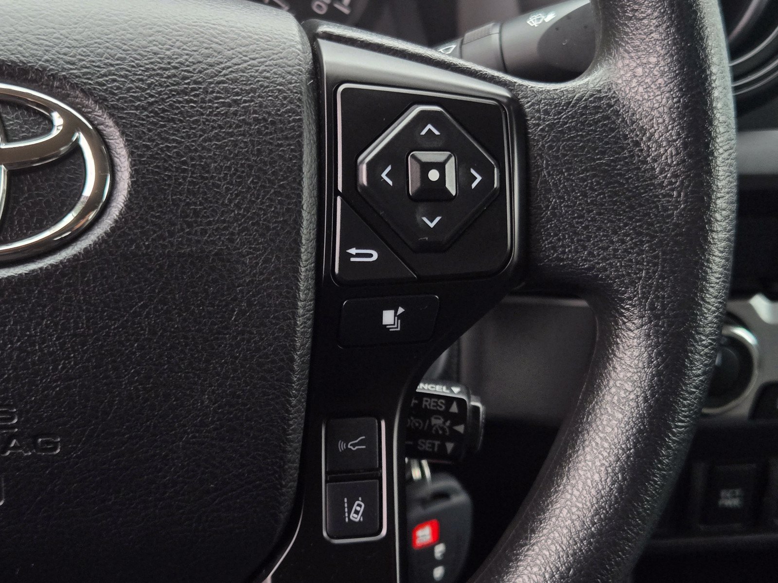 Certified 2022 Toyota Tacoma SR AWD/4WD image 19