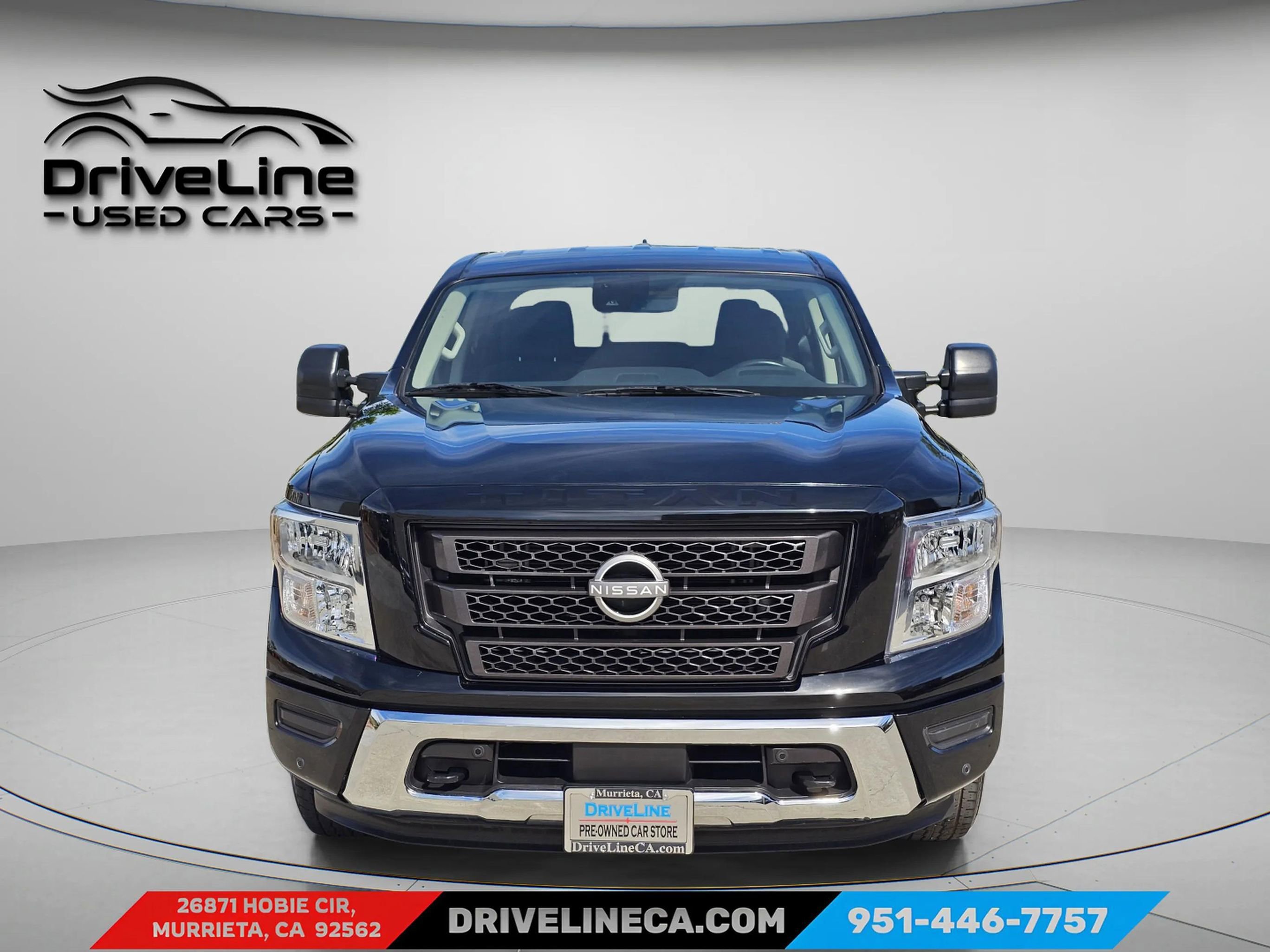 Used 2024 Nissan Titan SV w/ SV Convenience Package image 2