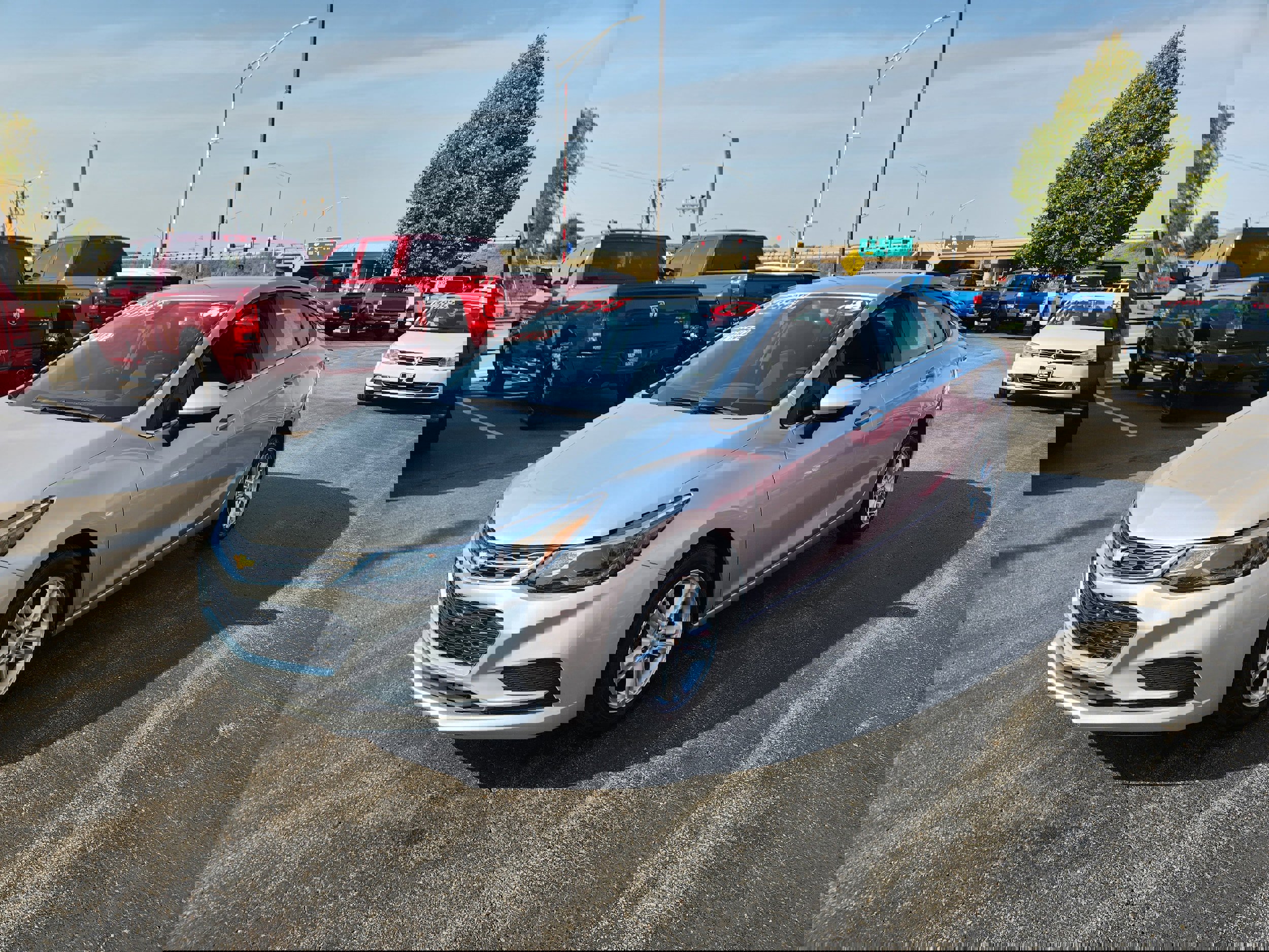 Used 2018 Chevrolet Cruze LT w/ LT Fleet Convenience Package image 3