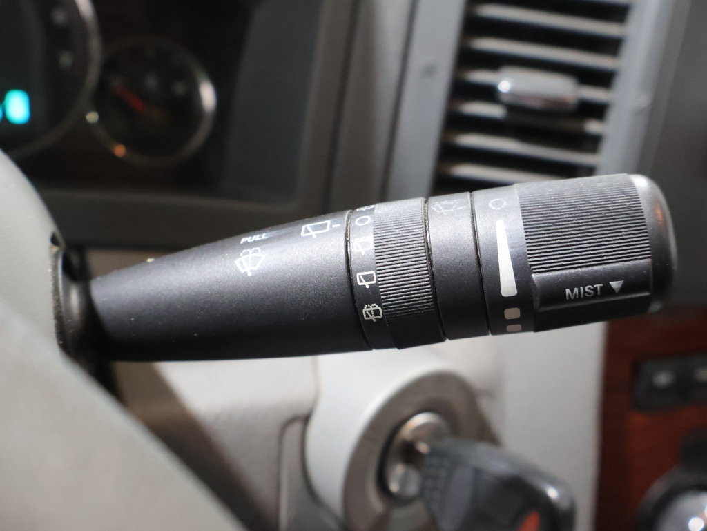 Used 2005 Jeep Grand Cherokee Limited RWD image 34