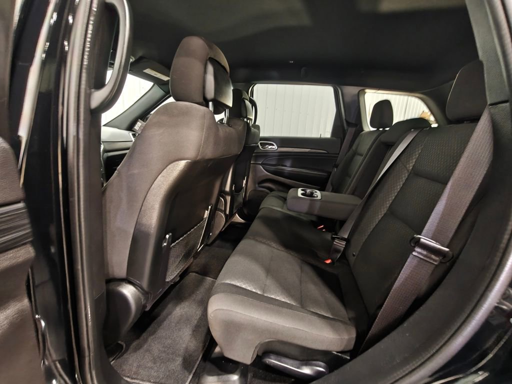 Used 2021 Jeep Grand Cherokee Laredo AWD/4WD image 22