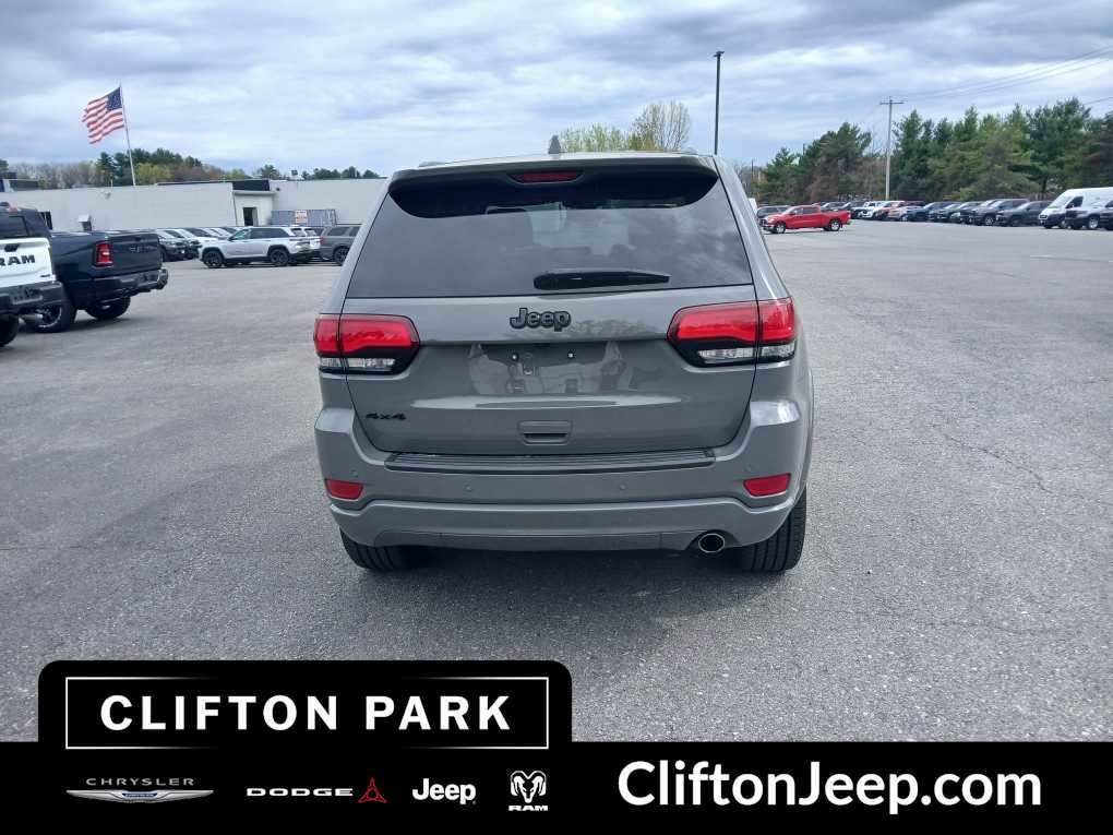Used 2020 Jeep Grand Cherokee Altitude AWD/4WD image 5