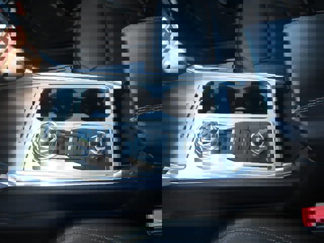 Used 2020 Ford Explorer XLT w/ Equipment Group 202A image 12