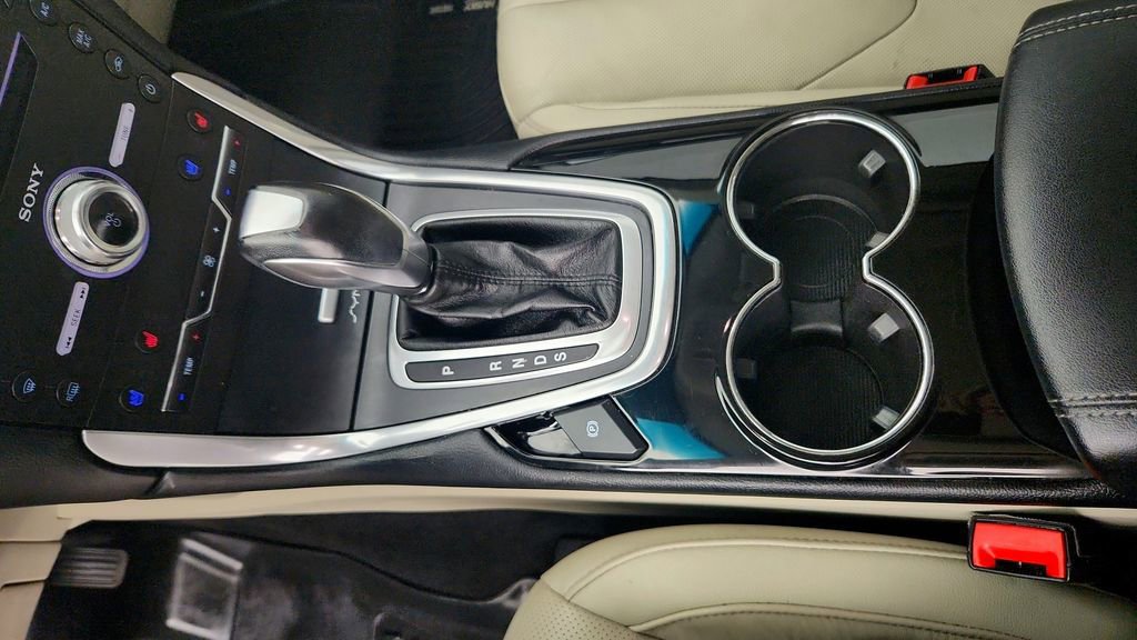 Used 2017 Ford Edge Titanium w/ Equipment Group 301A FWD image 18