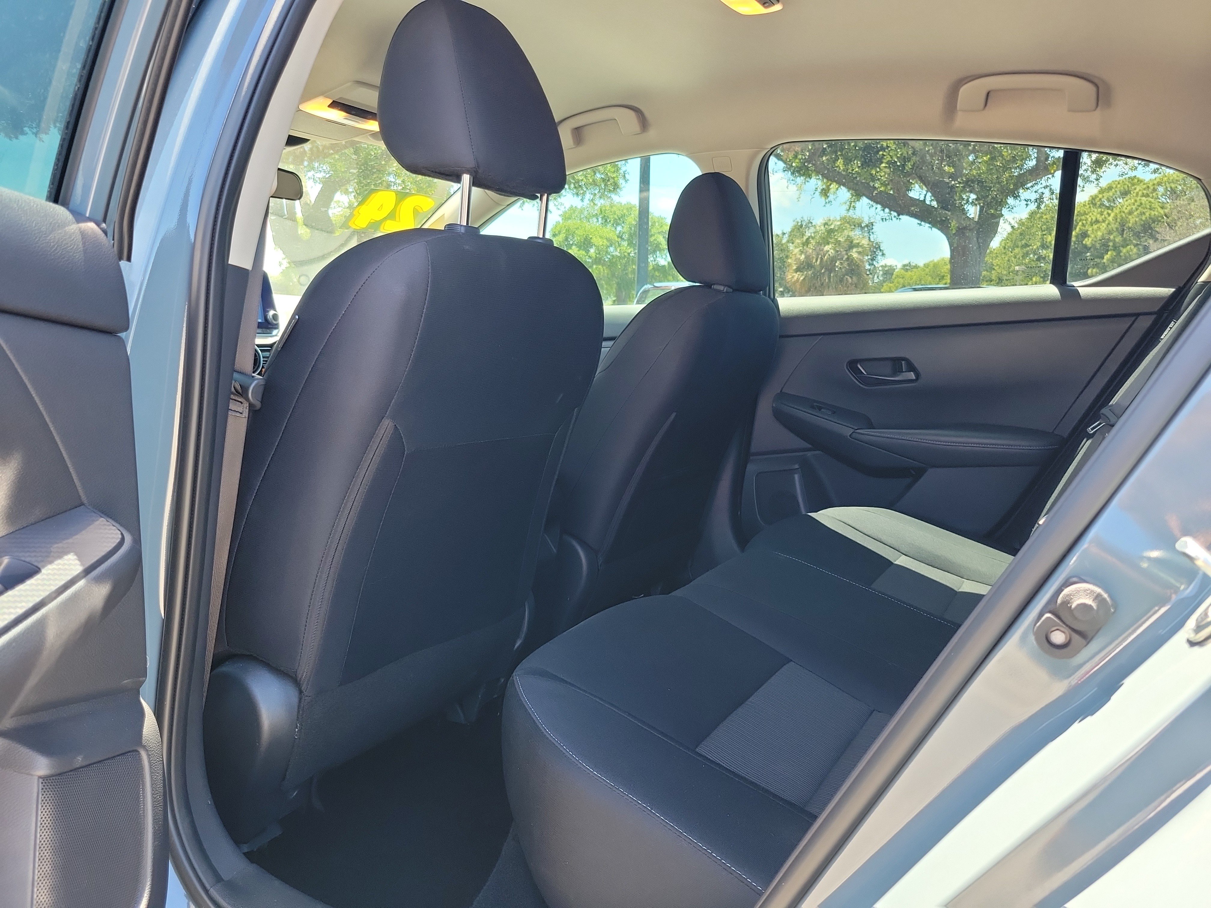 Used 2024 Nissan Sentra SV FWD image 9
